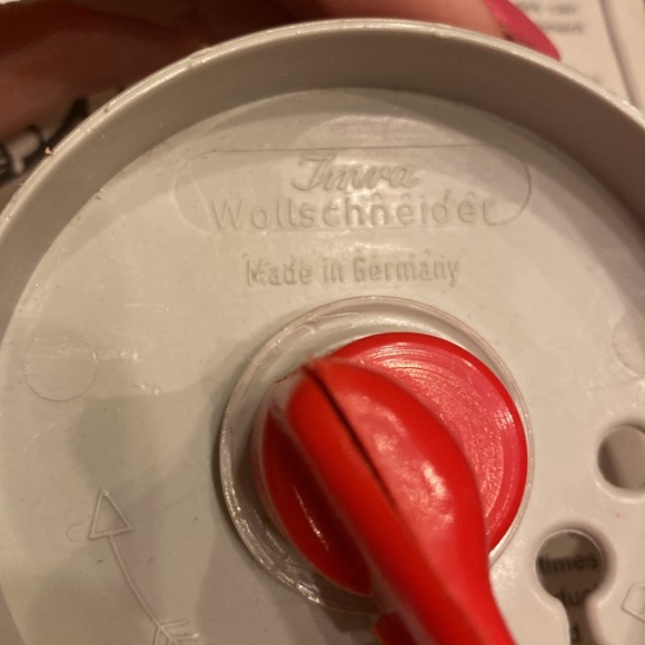 Vintage Bucilla Yarn Cutter For Latch Rugs & Pillows Original Box German made - Picture 3 of 7